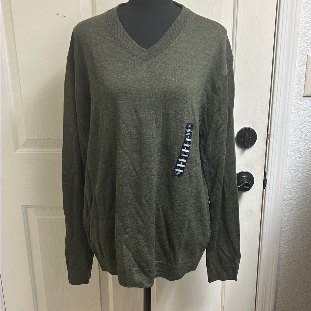 Hart Schaffner Marx Large Olive Green V-Neck Sweater, Extra fine Merino Wool,NWT